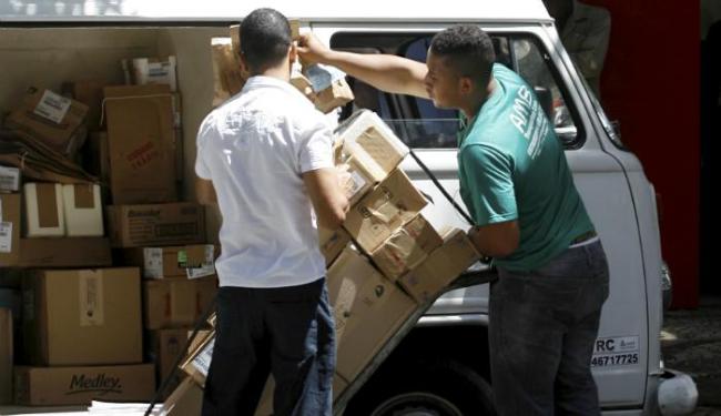 Resultado de imagem para AUXILIAR DE CARGA E DESCARGA