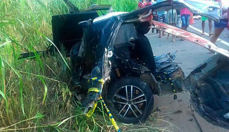 Carro ficou destruído - Foto: Divulgação | Polícia Rodoviária Federal