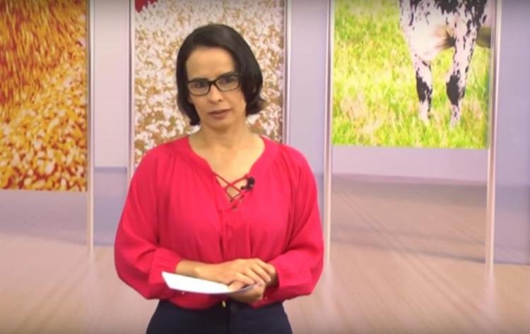 Apresentadora é uma das pessoas que estão revoltadas com a escola de samba, segundo site - Foto: Reprodução | YouTube