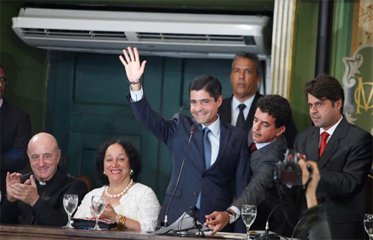 Neto tomou posse na tarde deste domingo, 1º, na Câmara de Vereadores - Foto: Lúcio Távora | Ag. A TARDE