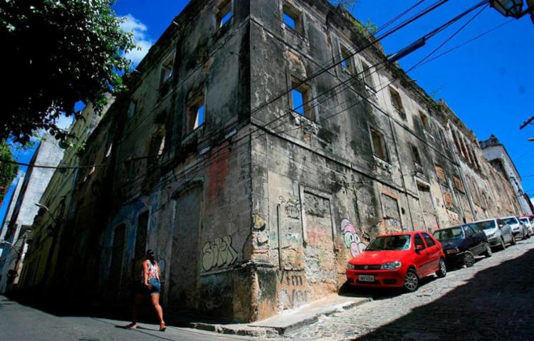 Resultado de imagem para FOTOS DO CENTRO ANTIGO EM RUINAS DE SALVADOR