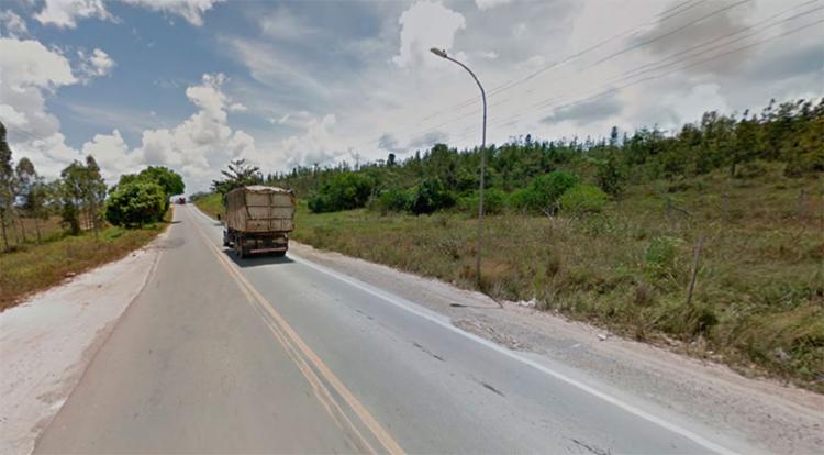 Os corpos foram encontrados na estrada da Cetrel, em Arembepe - Foto: Reprodução | Google Maps