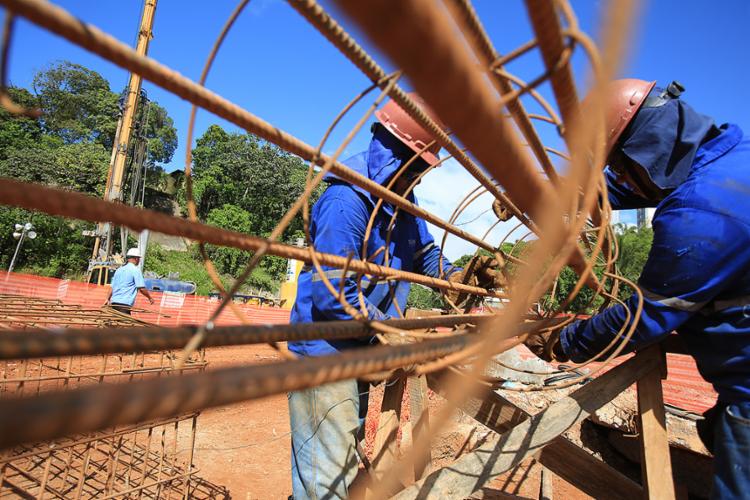 Artigo 455 da CLT já trata de contratação por empreitada na construção civil - Foto: Joá Souza l Ag. A TARDE