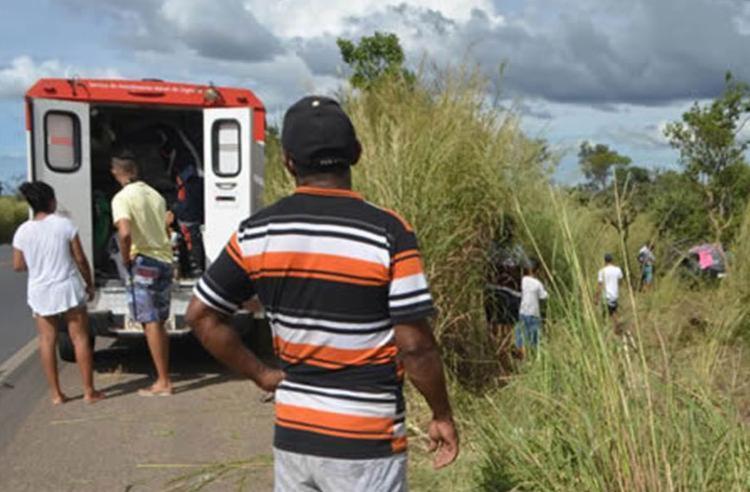 O veículo teria capotado por conta de uma ultrapassagem mal sucedida - Foto: Reprodução | Site Sigi Vilares