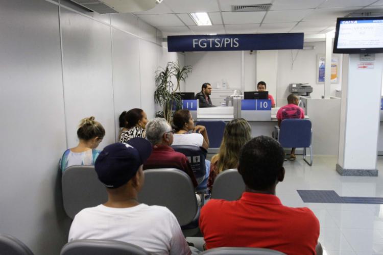 Esse grupo receberá crédito de R$ 2,9 bilhões no próprio sábado, dia 8 - Foto: Luciano da Matta | Ag. A TARDE | 11.03.2017