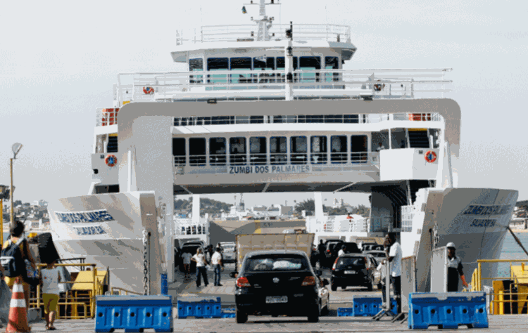 Sistema Ferryboat opera com saídas a cada 30 minutos - Foto: Adilton Venegeroles | Ag. A TARDE