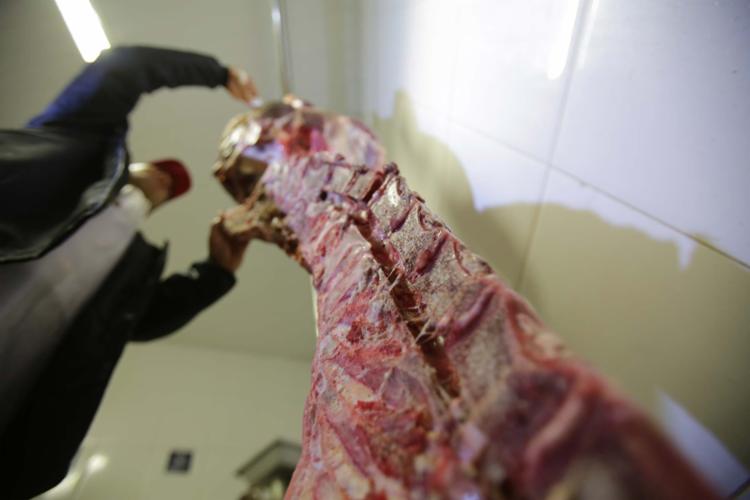 Os Estados Unidos suspenderam as importações de carne bovina brasileira - Foto: Joá Souza | Ag. A TARDE | 17.03.2017