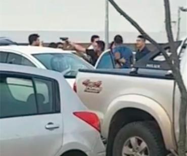 Confusão aconteceu no estacionamento de um shopping - Foto: Reprodução | Facebook