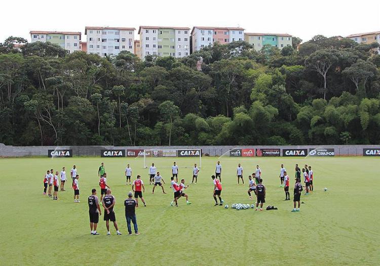Atuando bem fora de casa, o Rubro-Negro terá que se impor nos jogos em Salvador - Foto: Moysés Suzart l EC Vitória l Divulgação Atuando bem fora de casa, o Rubro-Negro terá que se impor nos jogos em Salvador - Foto: Moysés Suzart l EC Vitória l Divulgação