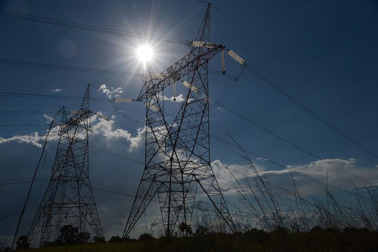 Atualmente, a taxa &eacute; de R$ 3,50 a cada 100 kWh - Foto: F&aacute;bio Rodrigues Pozzebom l Ag&ecirc;ncia Brasil l 04.02.2015