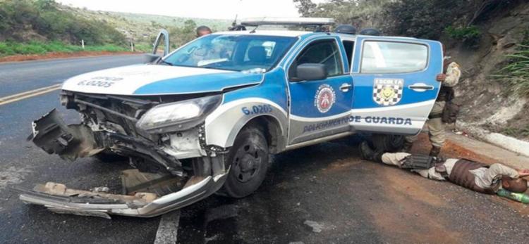 Os policiais foram encaminhados para o Hospital de Seabra e passam bem - Foto: Cidadão Repórter | Via Whatsapp