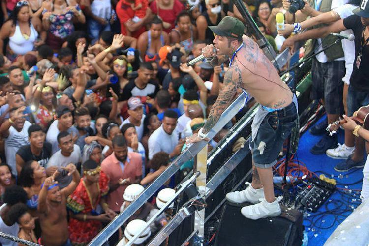 Kannário também cancelou a apresentação que faria na cidade de Madre de Deus - Foto: Raul Spinassé | Ag. A TARDE | 12/02/2018 Kannário também cancelou a apresentação que faria na cidade de Madre de Deus - Foto: Raul Spinassé | Ag. A TARDE | 12/02/2018