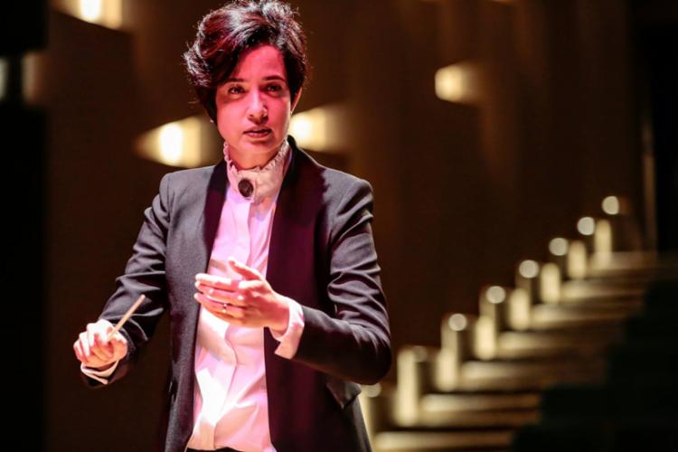 Pianista e maestrina Priscila Bomfim conduz os músicos na apresentação especial - Foto: Divulgação | Osba Pianista e maestrina Priscila Bomfim conduz os músicos na apresentação especial - Foto: Divulgação | Osba