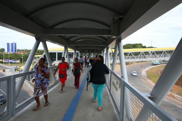 Equipamentos serão instalados em passarelas, estações do metrô, além do aeroporto e nos shoppings - Foto: Manu Dias | GOV-BA Equipamentos serão instalados em passarelas, estações do metrô, além do aeroporto e nos shoppings - Foto: Manu Dias | GOV-BA