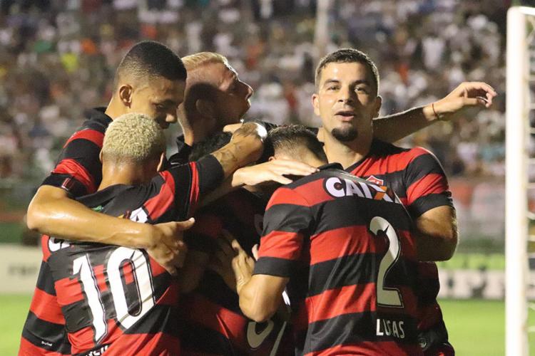 Os gols que garantiram o triunfo foram marcados por Nickson e André Lima - Foto: Maurícia da Matta l Ag. A TARDE Os gols que garantiram o triunfo foram marcados por Nickson e André Lima - Foto: Maurícia da Matta l Ag. A TARDE