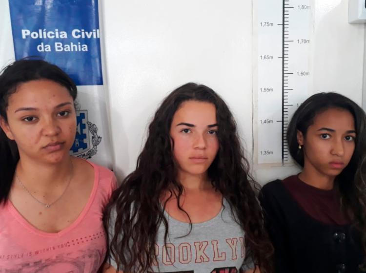 Nicole, Fabiola e Jessica foram presas em flagrante com produtos de beleza - Foto: DivulgaÃ§Ã£o | PolÃ­cia Civil