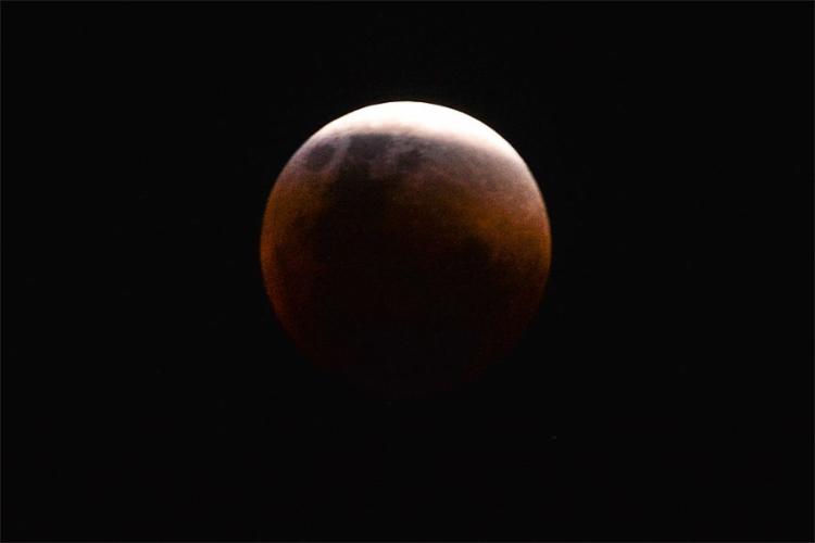   A phenomenon known as' Blood Moon & # 39; can be seen in Brazil - Photo: Marcello Casal jr. Agência Brasil 