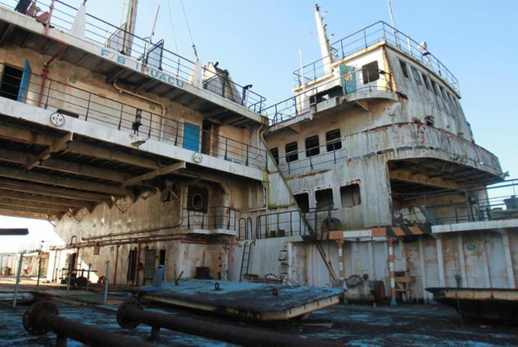 Ferry ancorada na Marina de Aratu pode prejudicar o meio ambiente