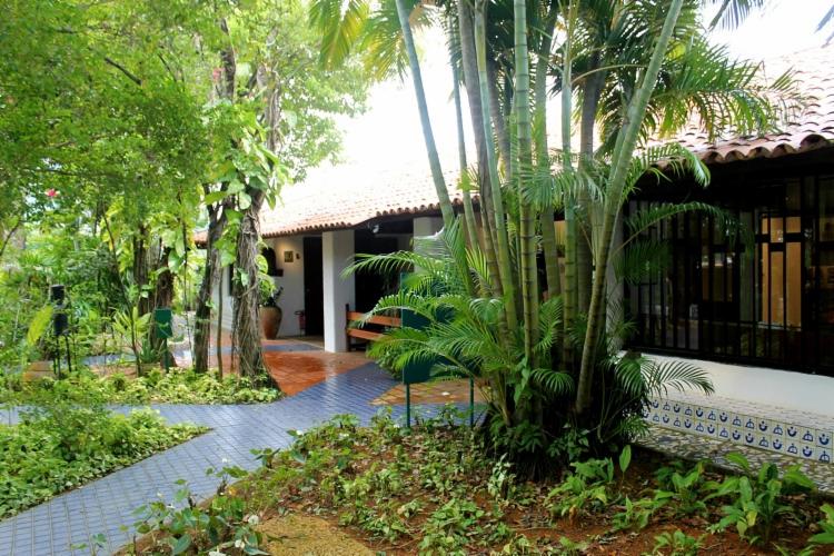 Entrada principal da Casa do Rio Vermelho
