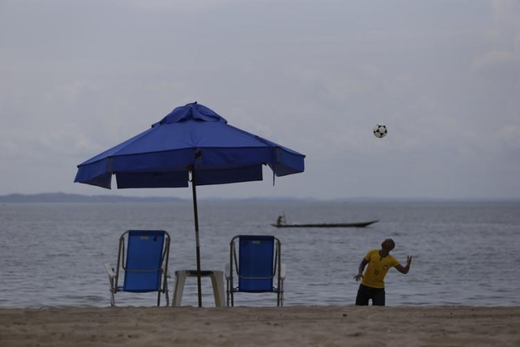 As praias da Ribeira têm mais movimento na segunda-feira, dia de cozido