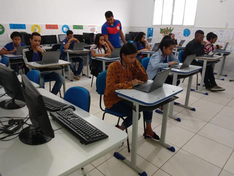 O projeto faz uso de chromebooks e aplicativos do G-Suites para aprimorar o processo de ensino e aprendizagem - Foto: Divuldalção O projeto faz uso de chromebooks e aplicativos do G-Suites para aprimorar o processo de ensino e aprendizagem - Foto: Divuldalção