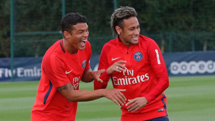 THIAGO SILVA SUPERA NEYMAR: É ELEITO MELHOR ESTRANGEIRO DO FRANCÊS