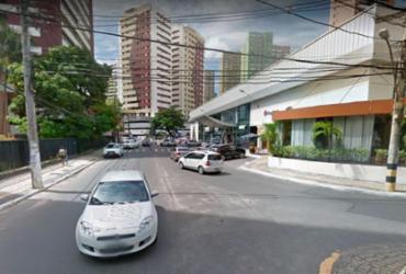 Uma pessoa fica ferida após ser atropelada na Pituba | Reprodução | Google Street View