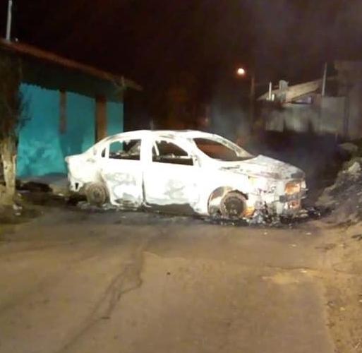 Veículo foi localizado em chamas no município