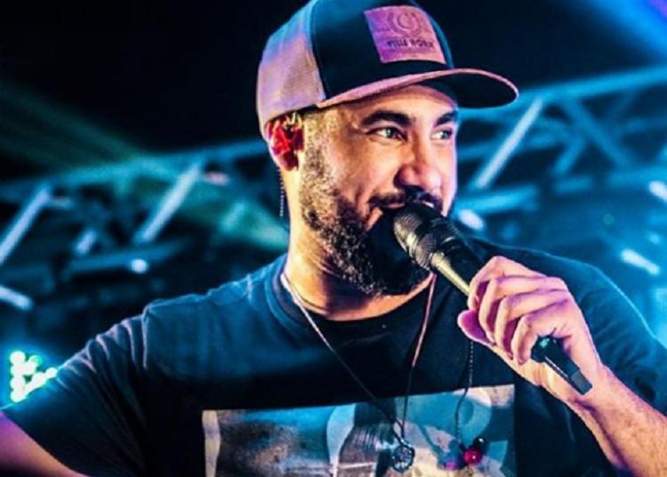 Na voz de Raà Soares, a canção traz a história de um amor mal resolvido e que sofre de saudade - Foto: Instagram | Reprodução