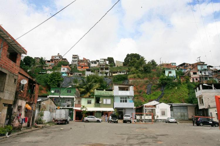 Categoria alega falta de segurança após assaltos no bairro - Foto: Luciano da Matta | Ag. A TARDE Categoria alega falta de segurança após assaltos no bairro - Foto: Luciano da Matta | Ag. A TARDE