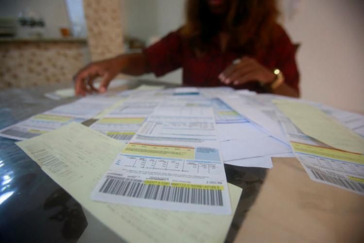 Em maio, as tarifas estavam com a bandeira amarela, com uma taxa extra de R$ 1,00 a cada 100 quilowatts-hora (kWh) consumidos. - Foto: Reprodução