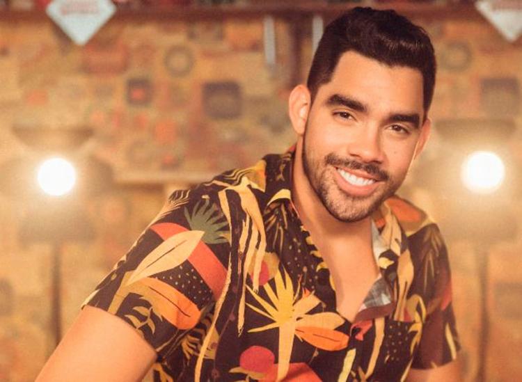 Avião caiu com o cantor Gabriel Diniz, assessoria confirma morte