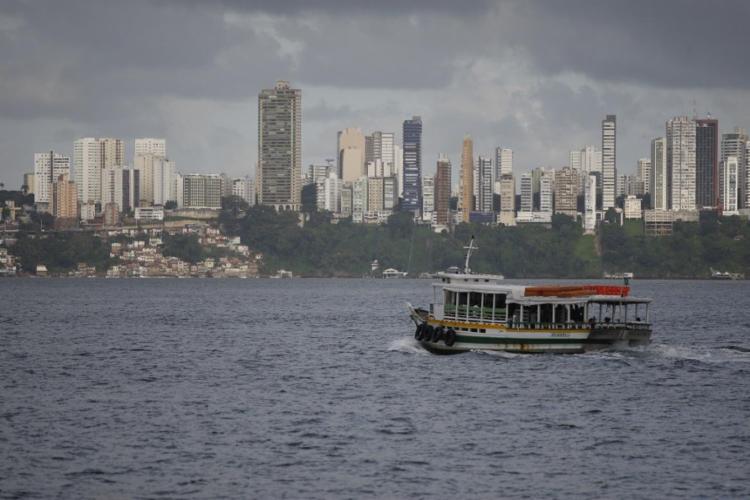 Os ventos deverão chegar a 60 km/h na faixa litorânea do estado da Bahia, entre Caravelas e Salvador | Foto: Luciano Carcará | Ag. A TARDE - Foto: Luciano Carcará | Ag. A TARDE Os ventos deverão chegar a 60 km/h na faixa litorânea do estado da Bahia, entre Caravelas e Salvador | Foto: Luciano Carcará | Ag. A TARDE - Foto: Luciano Carcará | Ag. A TARDE