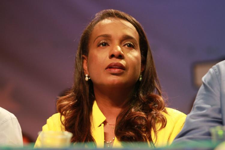 Damares decide demitir Tia Eron da Secretaria de Políticas para as Mulheres