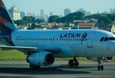 Maior companhia aérea da América Latina suspende todos voos internacionais até maio | Joá Souza | Ag. A TARDE