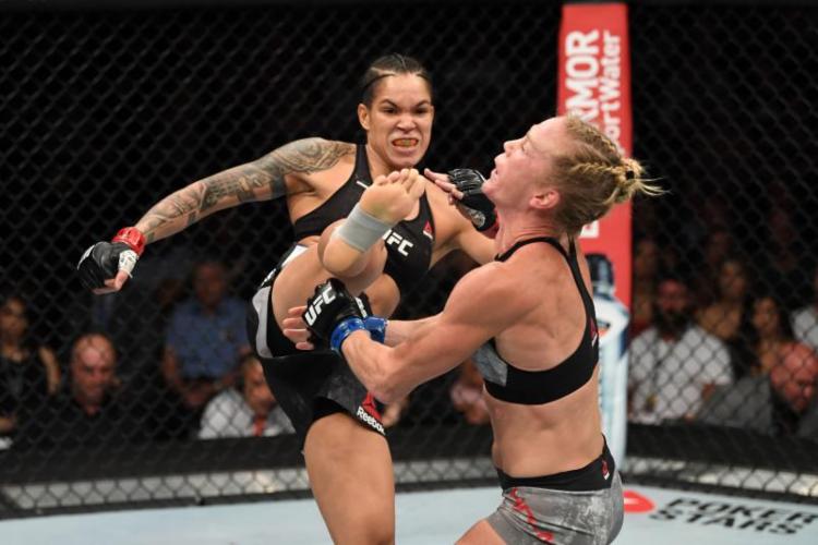 AMANDA NUNES VENCE HOLLY HOLM