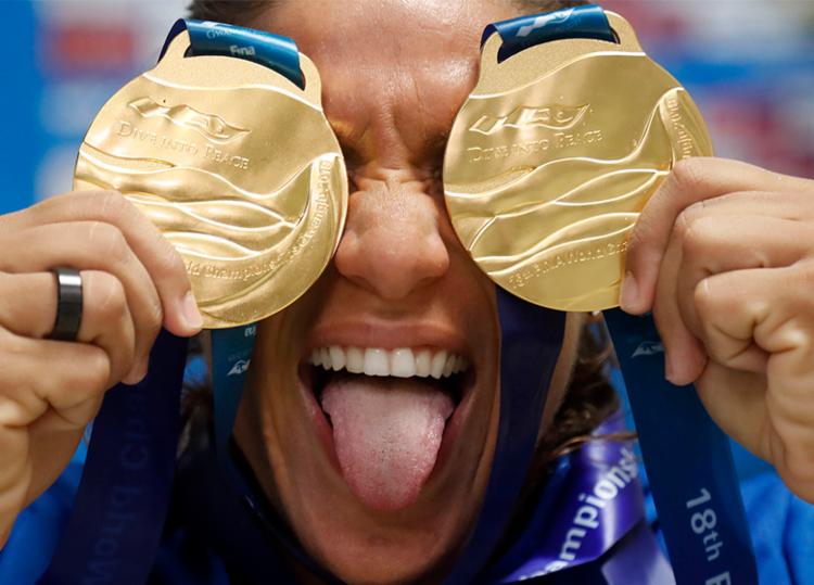 Ana Marcela conquista tetracampeonato mundial na maratona aquática de 25 km