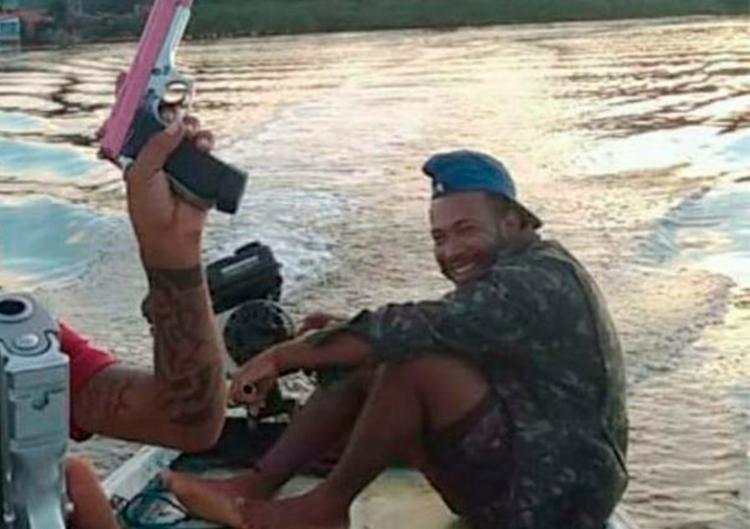 Carlão usava as redes sociais para exibir armas e intimidar rivais