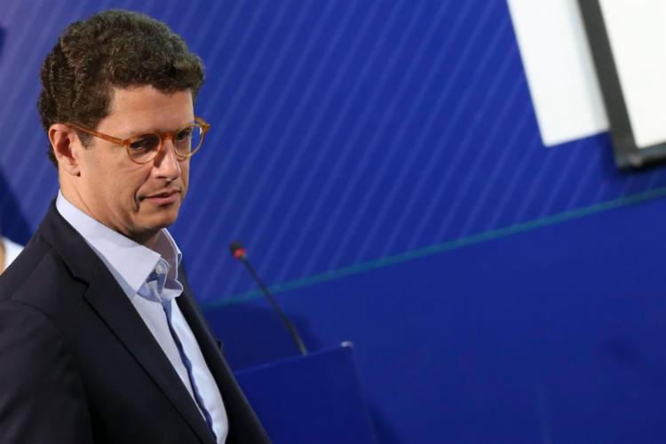 Justiça suspende decisão que acaba com proteção a restingas e manguezais