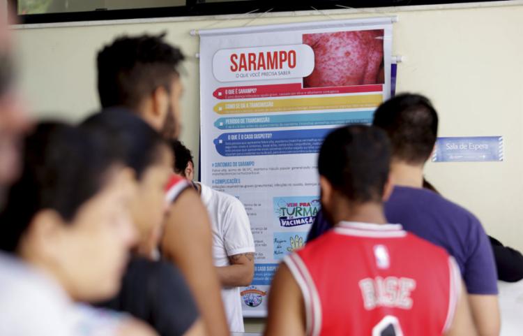 A vacinação contra o sarampo deve ser tomada por pessoas entre 1 e 49 anos de idade e está disponÃvel nos postos de saúde municipais - Foto: Felipe Iruatã l Ag. A TARDE l 10.8.2019