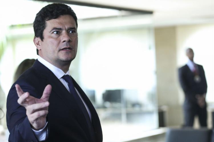 Resultado de imagem para moro e santa cruz