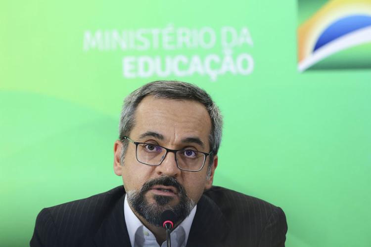 Capes anuncia corte de mais 5.613 bolsas de mestrado e doutorado