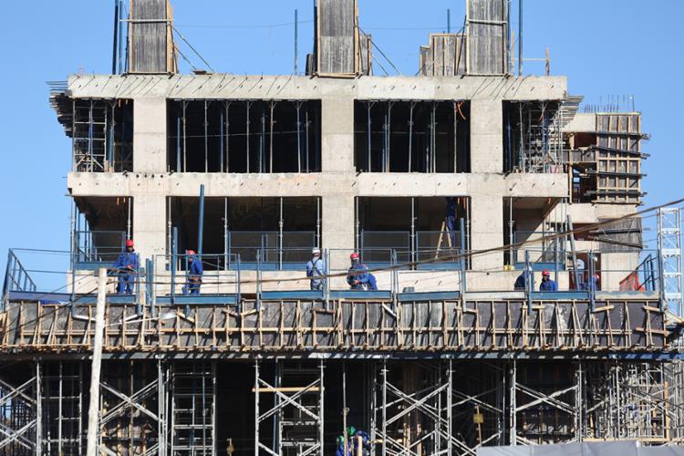 Resultado de imagem para Construção Civil foi responsável por 40% do saldo de emprego na Bahia