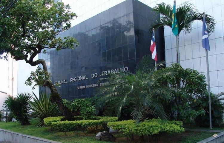 Acidente ocorreu enquanto o trabalhador fazia a limpeza de máquina laminadora de soja | Foto: Divulgação l TRT5 - Foto: Divulgação l TRT5 Acidente ocorreu enquanto o trabalhador fazia a limpeza de máquina laminadora de soja | Foto: Divulgação l TRT5 - Foto: Divulgação l TRT5