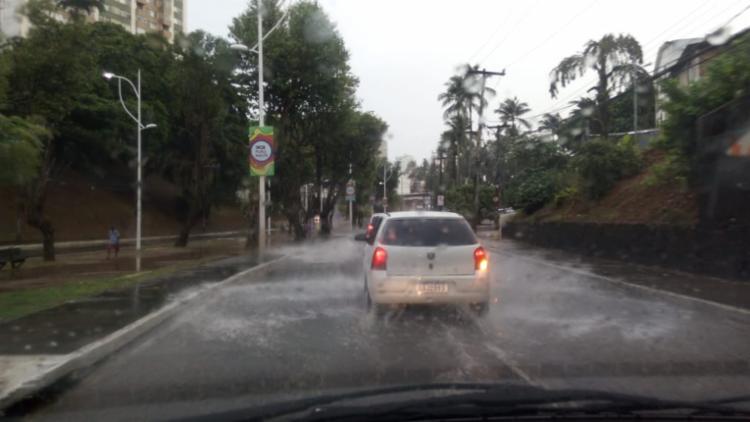 Motoristas precisam de cautela para trafegar pela cidade | Foto: Cidadão Repórter
