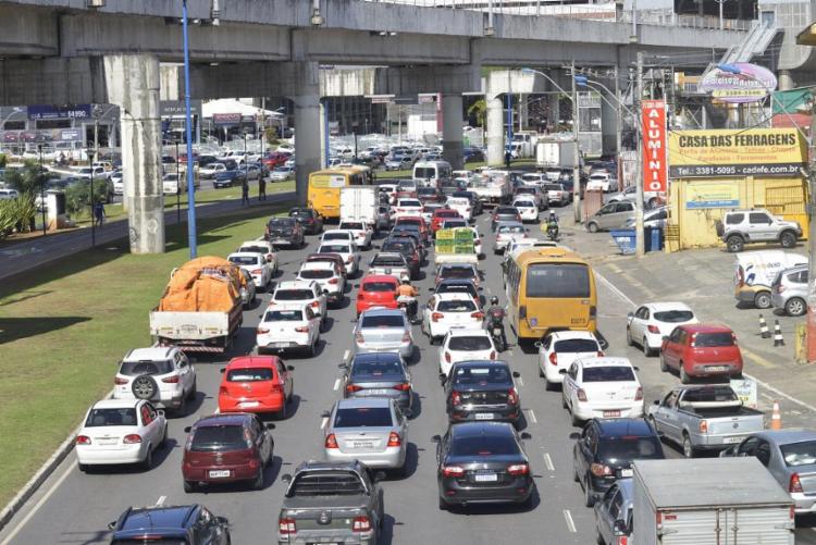 Ano passado, 3.640 motoristas foram flagrados infringindo a norma | Shirley Stolze | Ag. A TARDE - Foto: Shirley Stolze | Ag. A TARDE Ano passado, 3.640 motoristas foram flagrados infringindo a norma | Shirley Stolze | Ag. A TARDE - Foto: Shirley Stolze | Ag. A TARDE