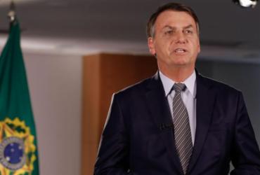 Bolsonaro diz que não há motivo para pânico sobre o coronavírus | Carolina Antunes | PR