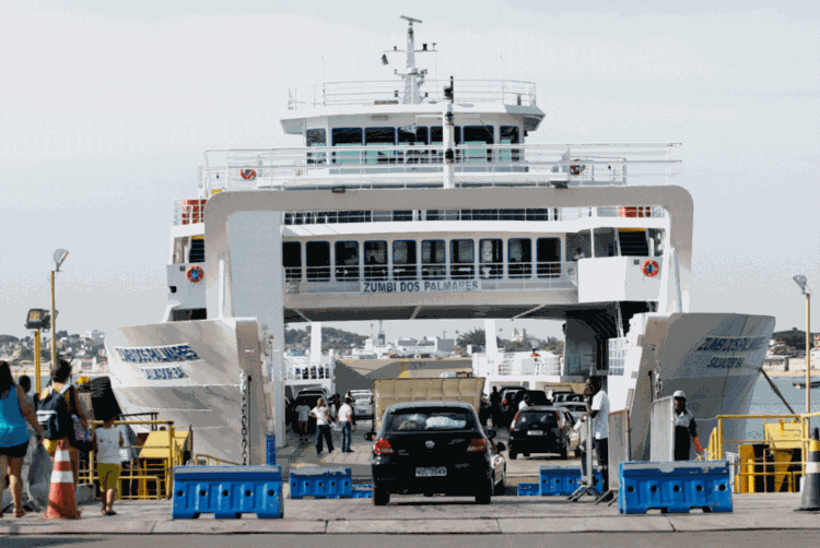 Ferry-Boat apresenta movimento moderado nos dois terminais - Foto: Adilton Venegeroles | Ag. A TARDE Ferry-Boat apresenta movimento moderado nos dois terminais - Foto: Adilton Venegeroles | Ag. A TARDE