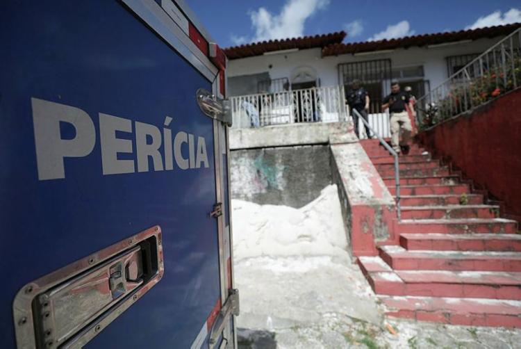 Todos os dias, duas crianças e adolescentes são mortos pela polícia no Brasil, aponta o estudo - Foto: Raul Spinassé | Ag. A TARDE