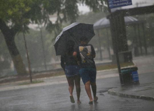 Frente fria deixa tempo instável em Salvador nos próximos dias, alerta Codesal | Raphael Muller | Ag. A TARDE